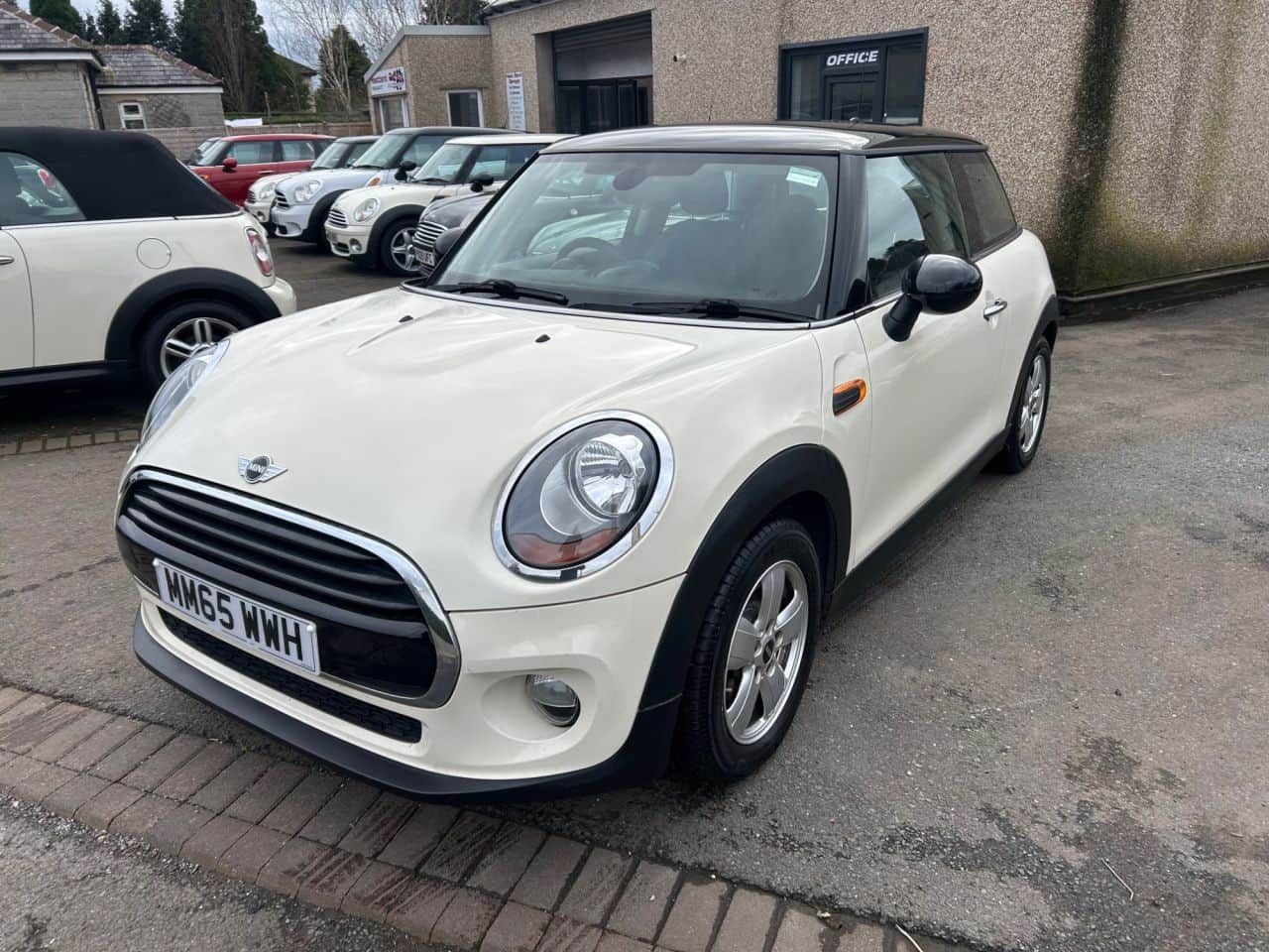 2015 MINI Hatch